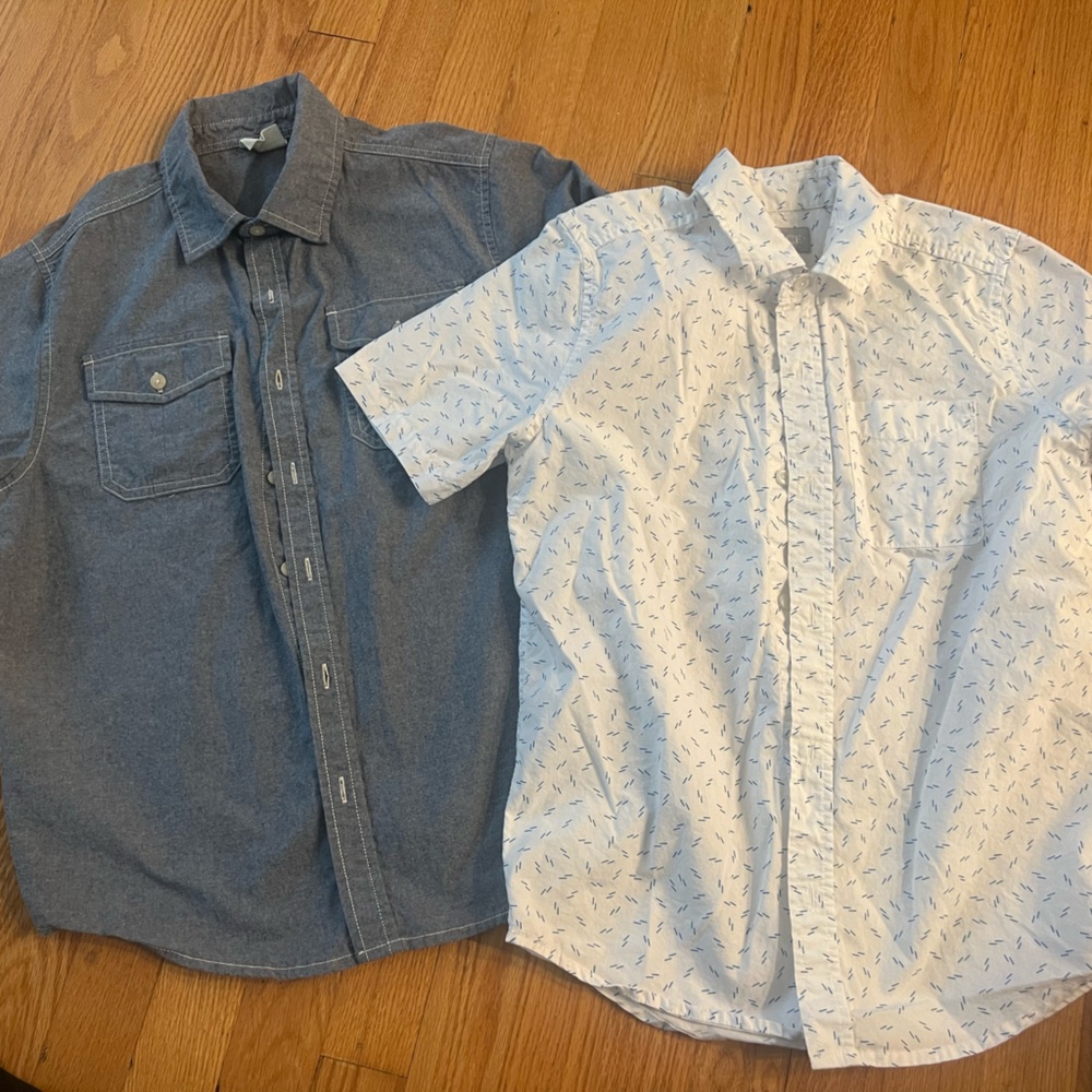 2 Button down Shirts - Picture 2 of 6